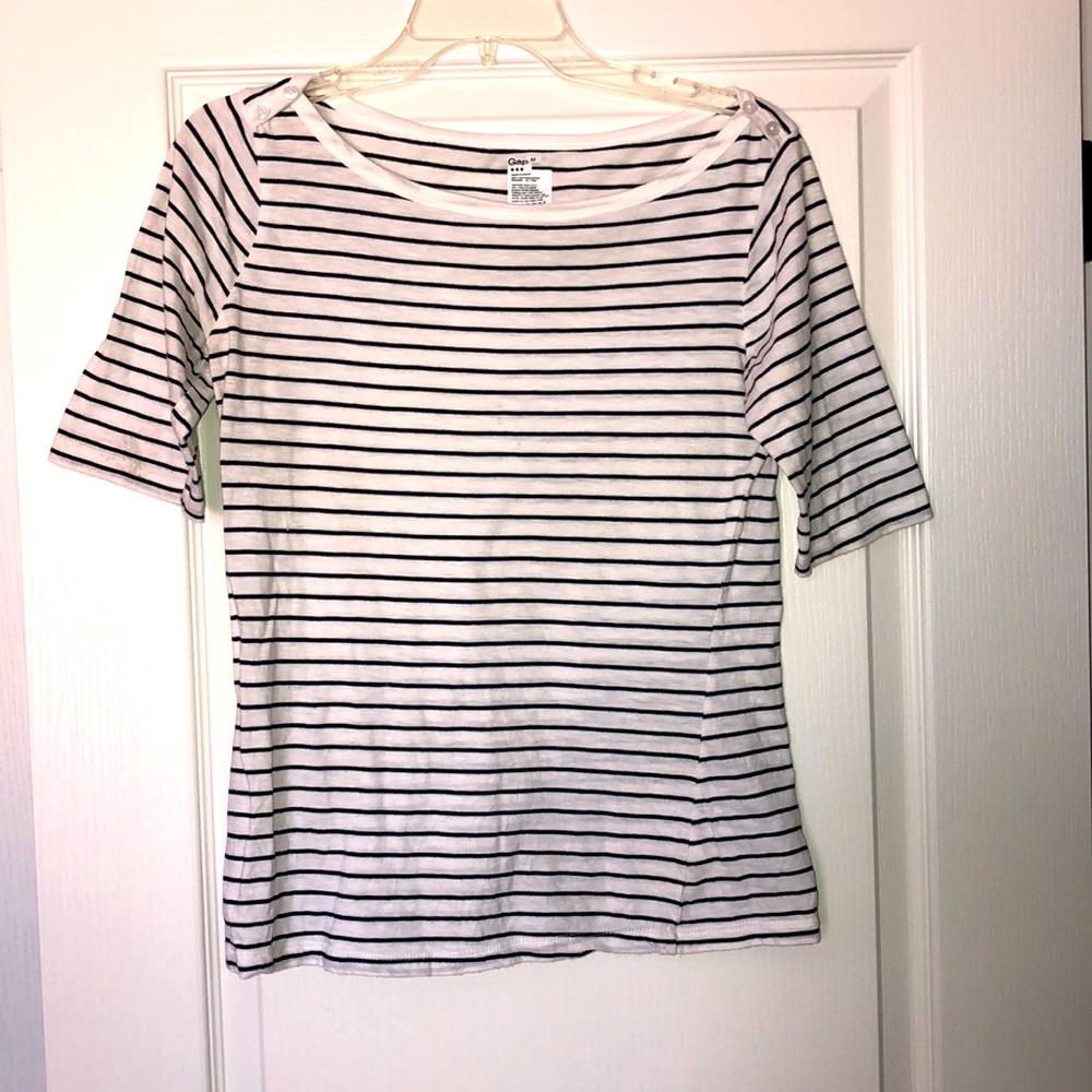 Gap Short Sleeve Top